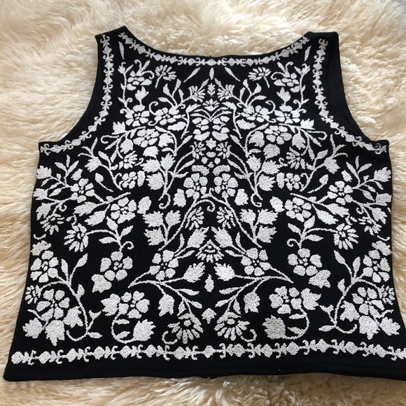 Beautiful beaded black and white tank top - Picture 1 of 8